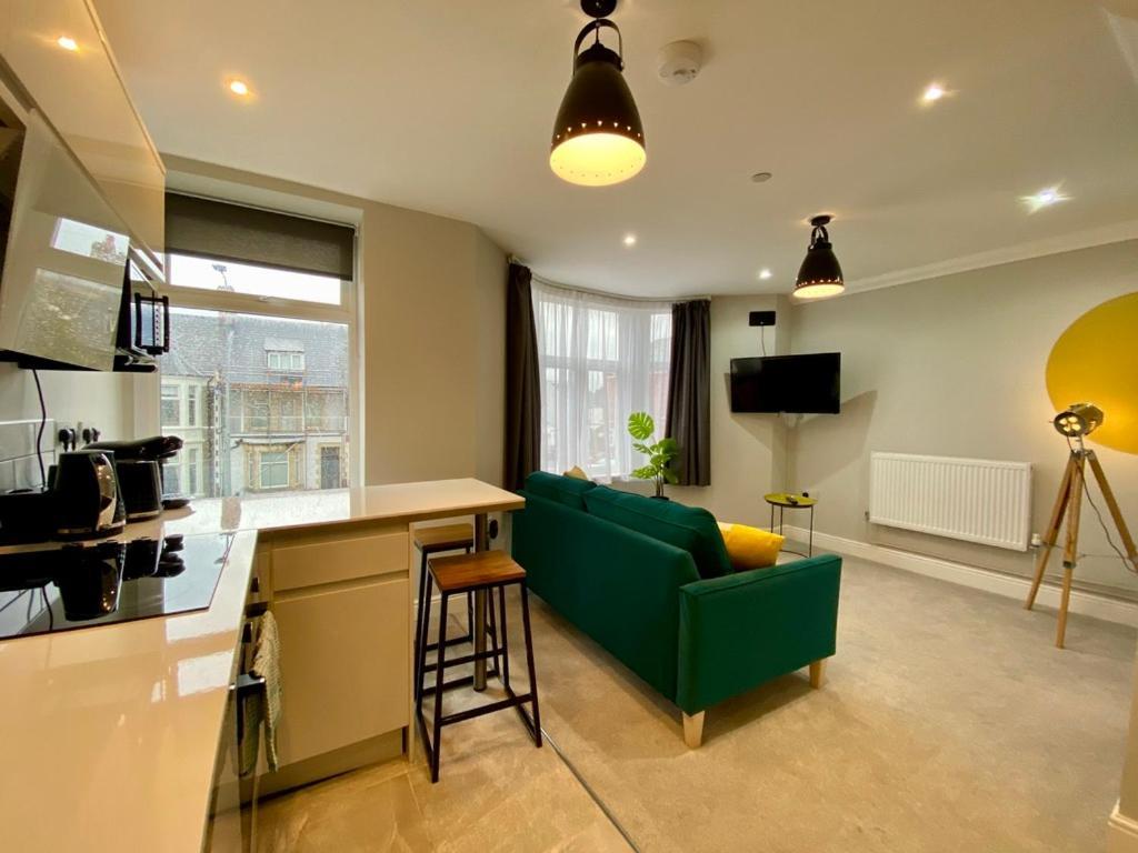 Stylish Modern Apartments Near Parks & Centre Cardiff Exterior foto