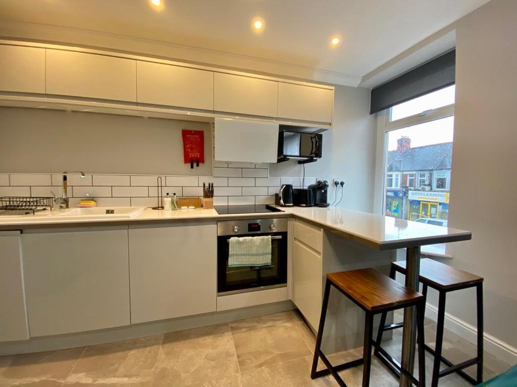 Stylish Modern Apartments Near Parks & Centre Cardiff Exterior foto